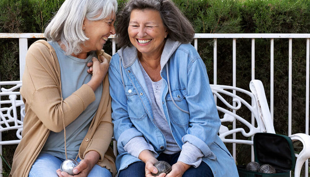 elderly-friends-playing-petanque (1)